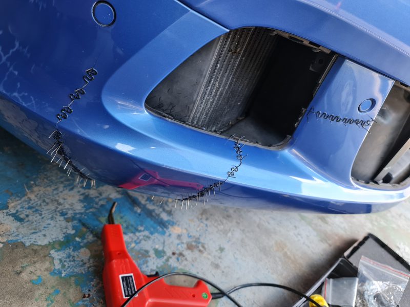 Bentley GTC Right Bumper Crack